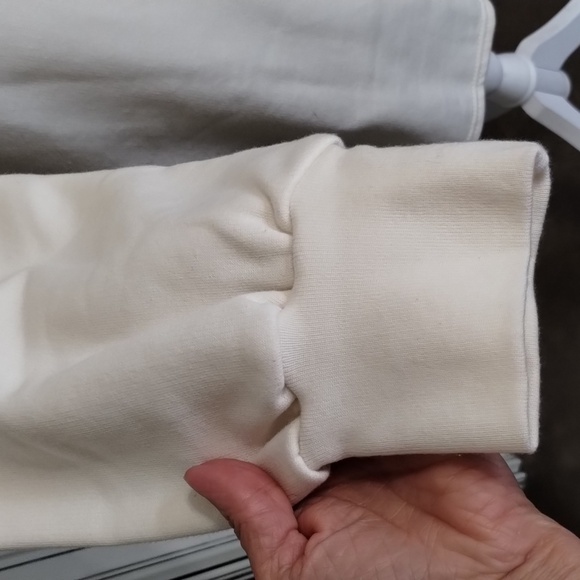 PrettyLittleThings Women's size 4 Cream Oversized Sweat Roll Neck Jumper… - Picture 4 of 10